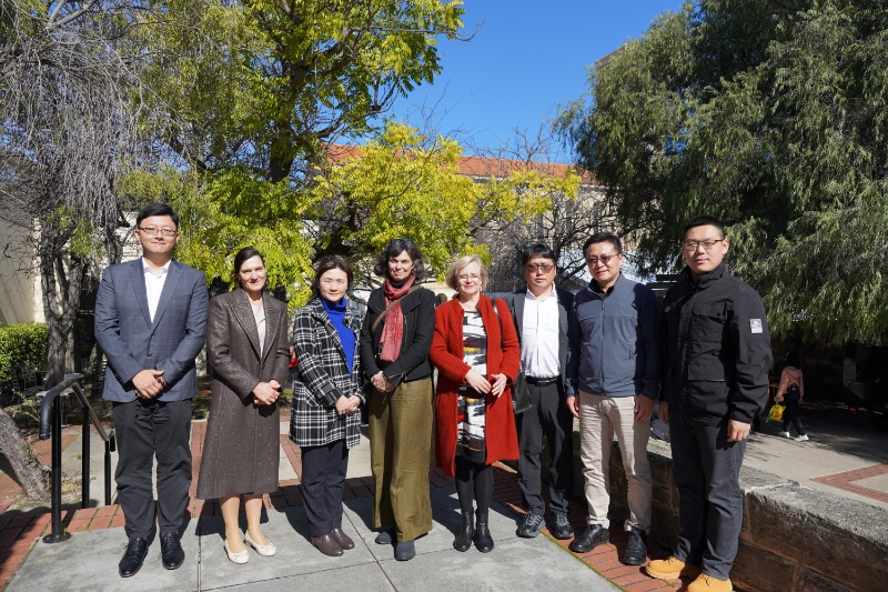 西澳大学交流合影
