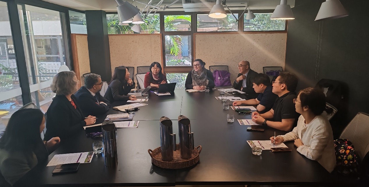 公司与科廷大学、昆士兰大学交流洽谈